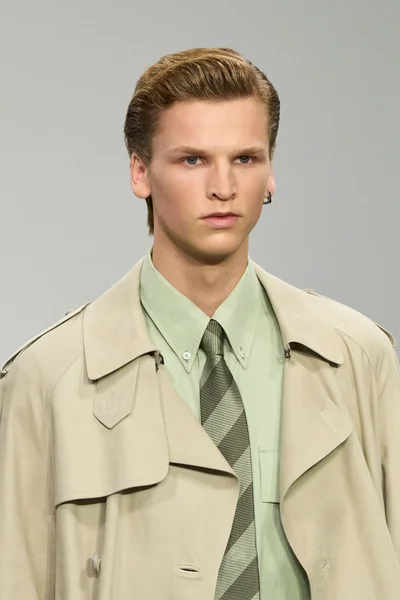 Look 1